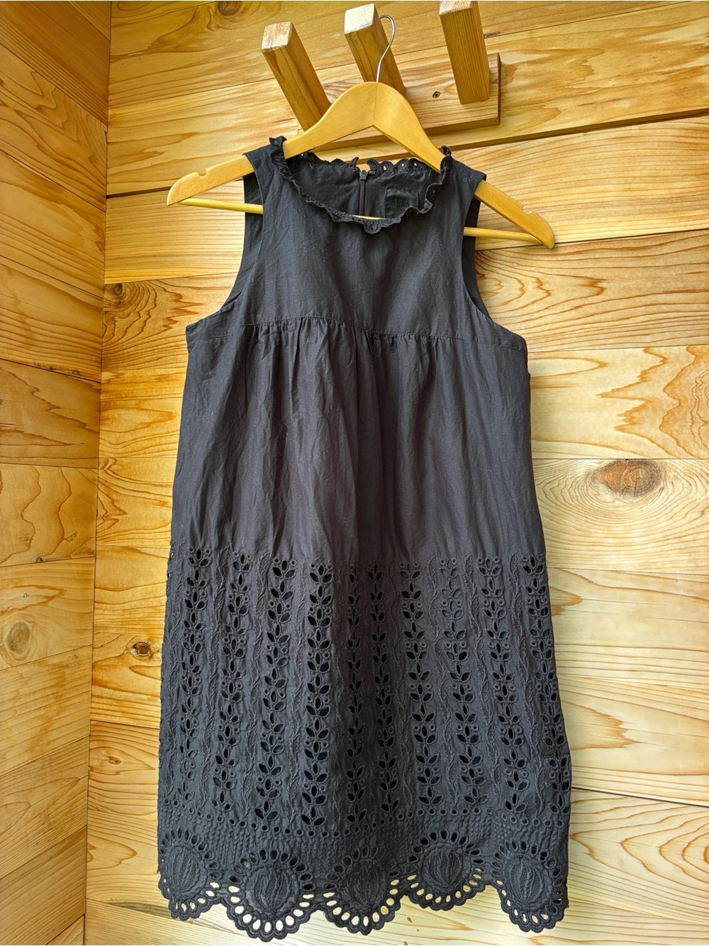 Anna Sui Black Eyelet Embroidered Dress XS Made in USA Scalloped Hem Lined